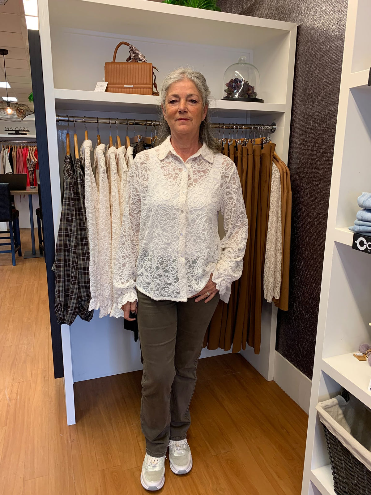 Kanten blouse met roezel