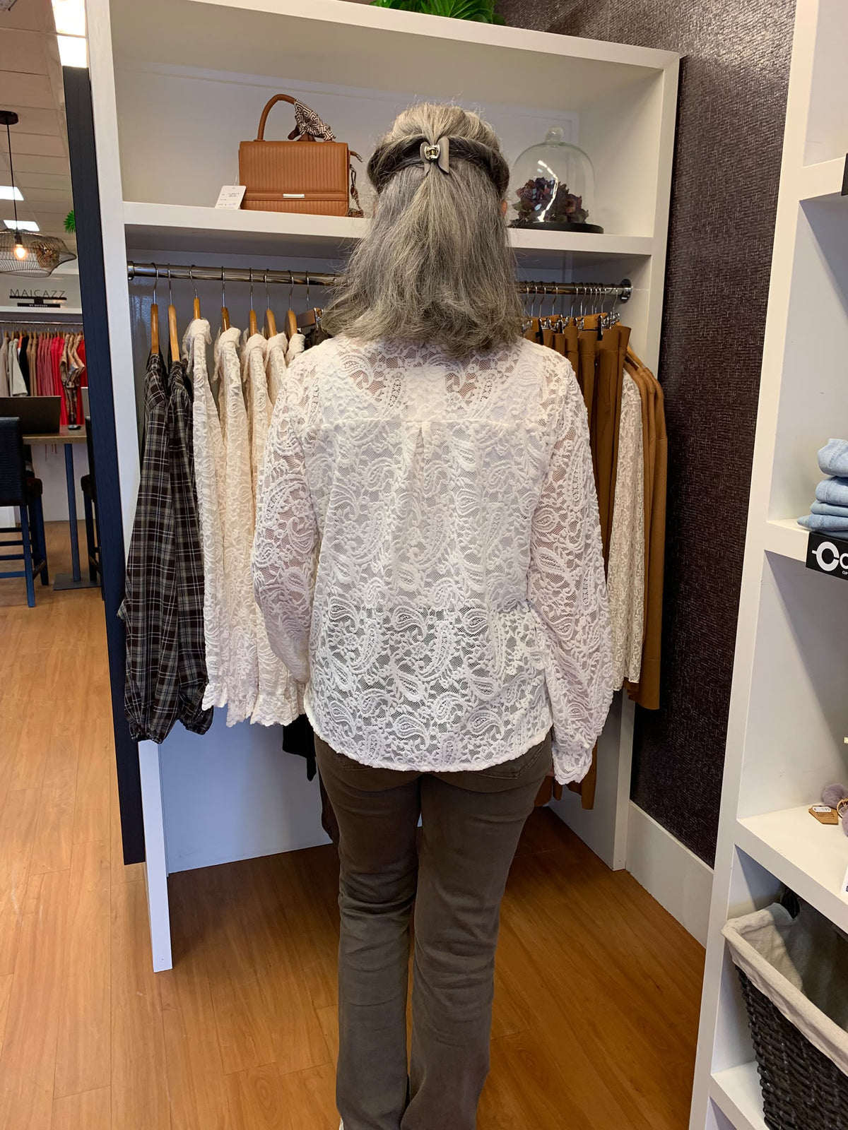 Kanten blouse met roezel
