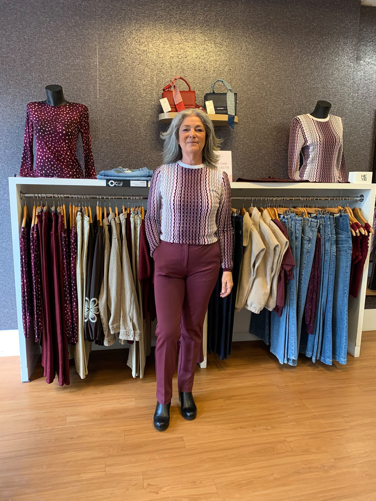 Broek in bordeaux rood