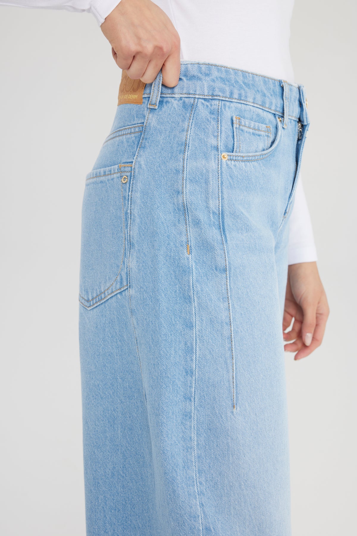 Clara Light Blue